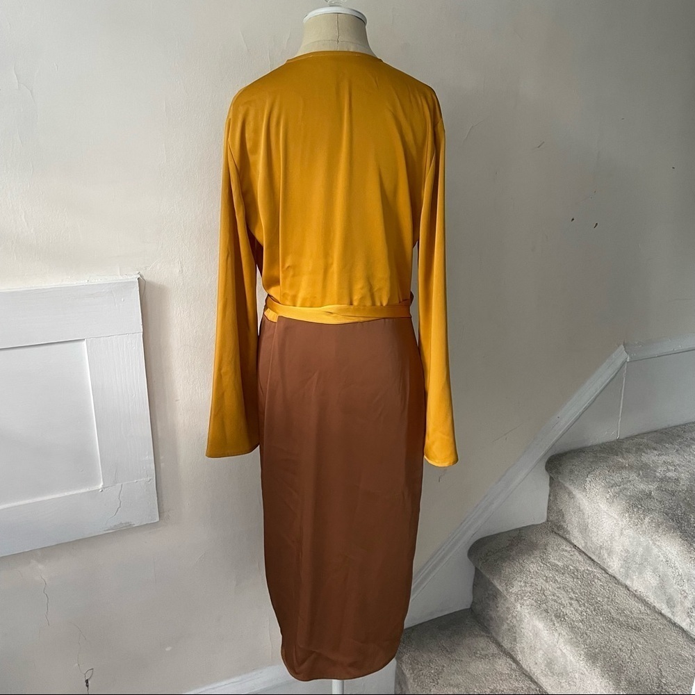 House of Lancry Yellow Brown Two Tone Crepe Satin Long Sleeve Wrap Dress EUC M - Picture 3 of 11